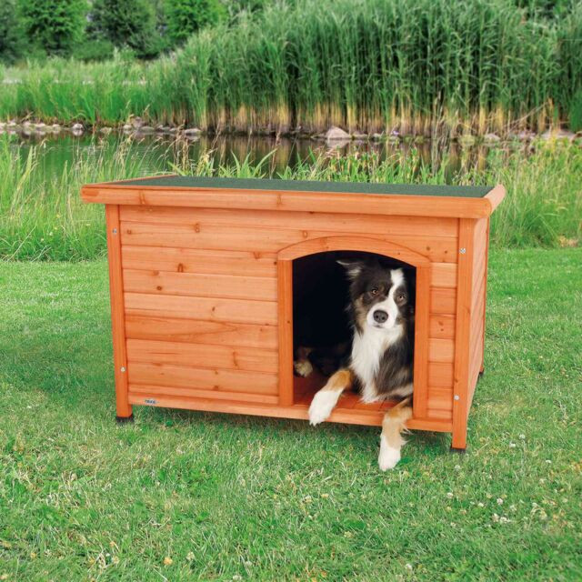 Trixie Classic Dog Kennel – Wooden Outdoor Dog House (104 × 72 × 68 cm)