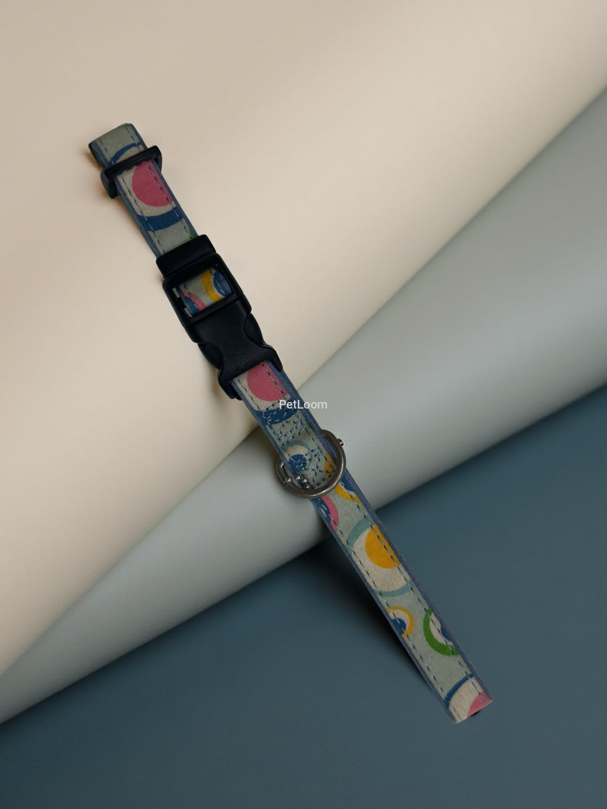 Adjustable Circle-Print Dog Collar – Vibrant, Secure & Built for Daily Wear